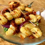 Gnocci Salat mit rotem Pesto