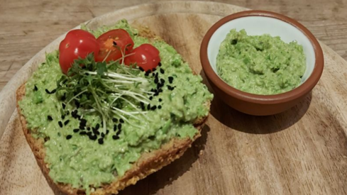 Veganer Erbsen-Brotaufstrich